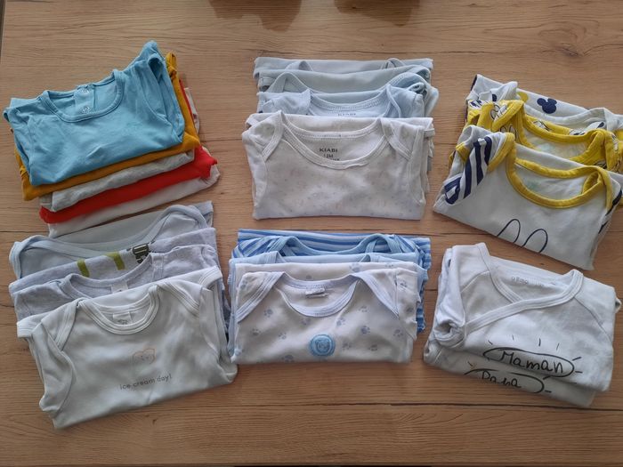 Lot de 76 vêtements été en taille 12 mois - photo numéro 3
