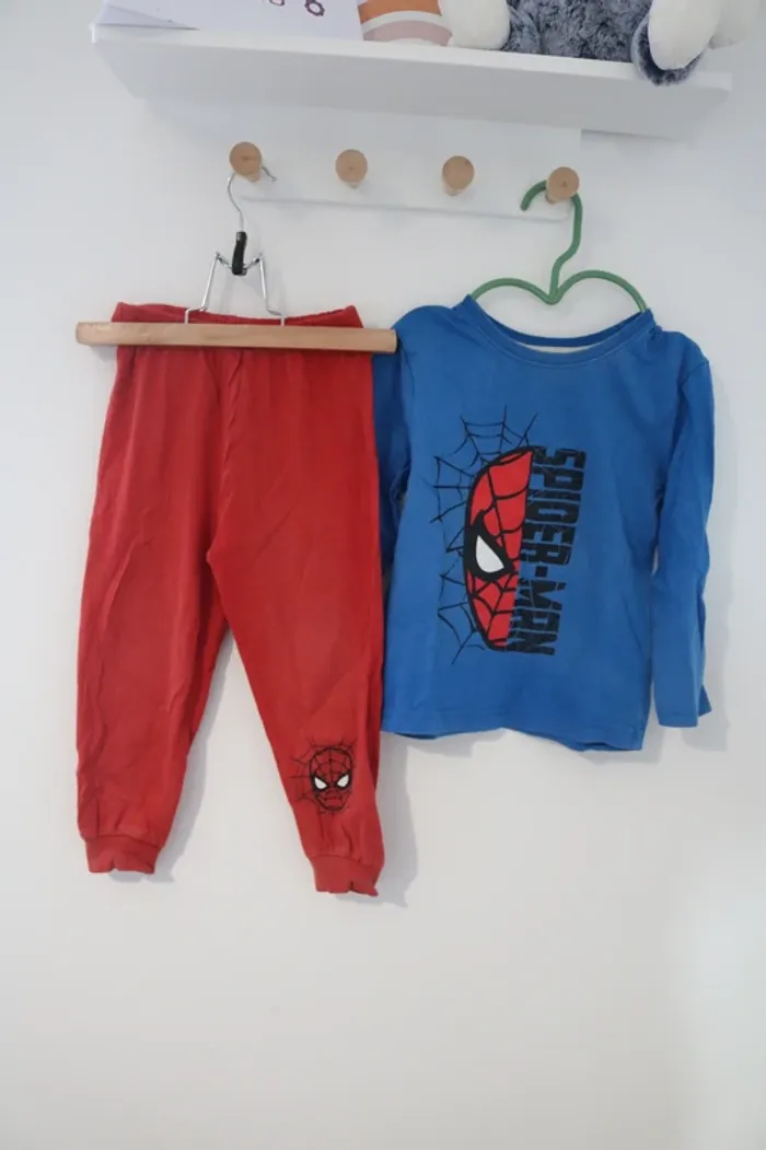Lot pyjamas automne/printemps garçon 3/4 ans - photo numéro 2