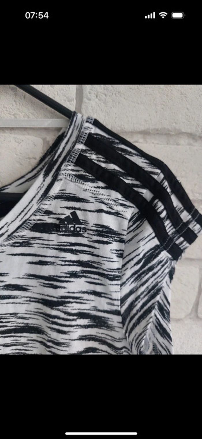 Tee-shirt Adidas taille XXS - photo numéro 2