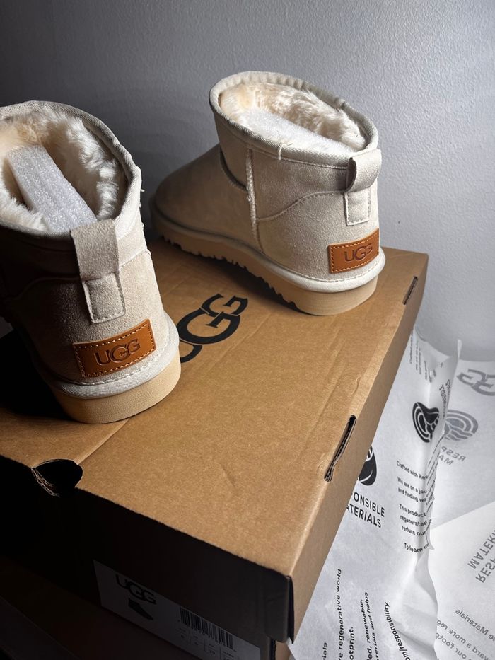 🟤 UGG originales – Taille 39 – Beige – Neuves - photo numéro 6