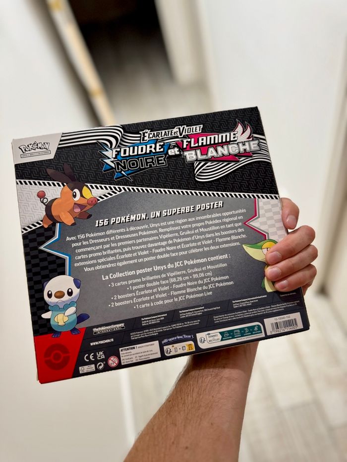 [NEUF] Coffret Poster Pokémon EV10.5 Flamme blanche/Foudre noire - photo numéro 3