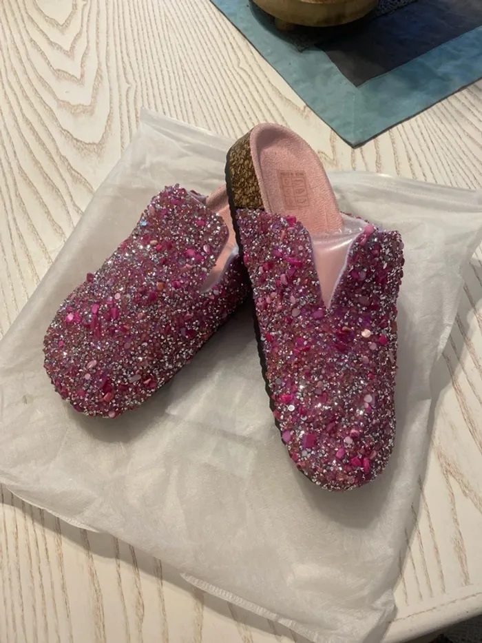 superbe chaussures sabot en tissus et strass 37 neuve