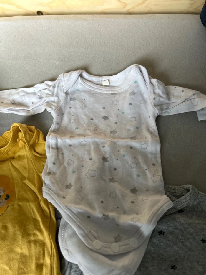 Lot body 1 mois - photo numéro 5