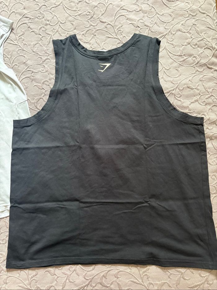 Lot débardeur et t-shirt Gymshark - photo numéro 4