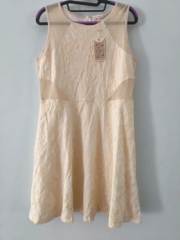 Robe crème Miss Patina London – Taille L – Neuve avec étiquette