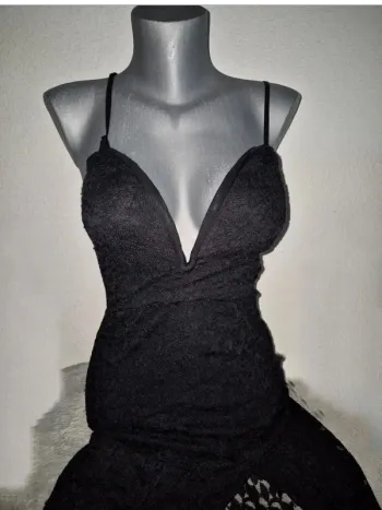 Robe sirène noire effet dentelle