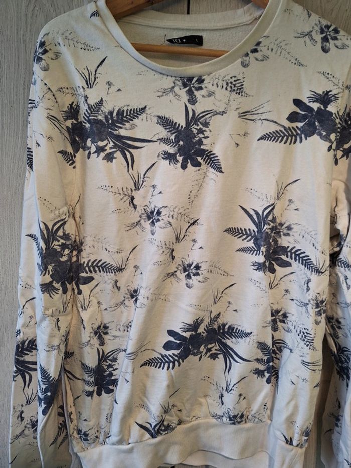 Pull à motif t.L 🚹 - photo numéro 4