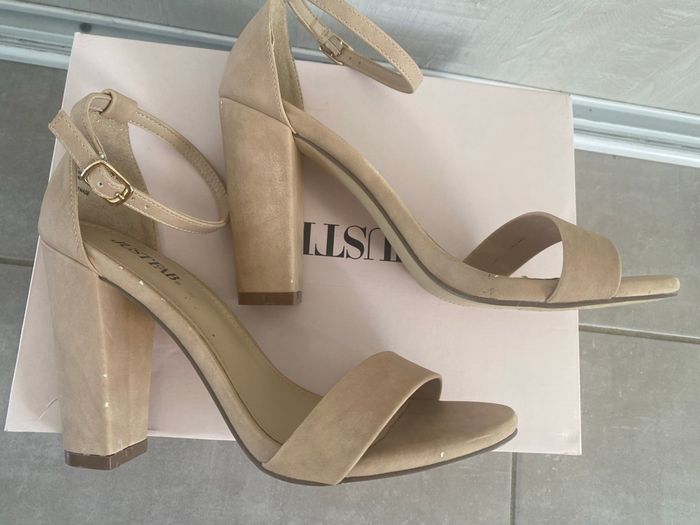 Chaussures à talons beige - photo numéro 7