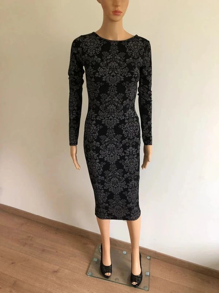 Robe noire et argentée mi longue Boohoo taille 36 jamais portée - photo numéro 3