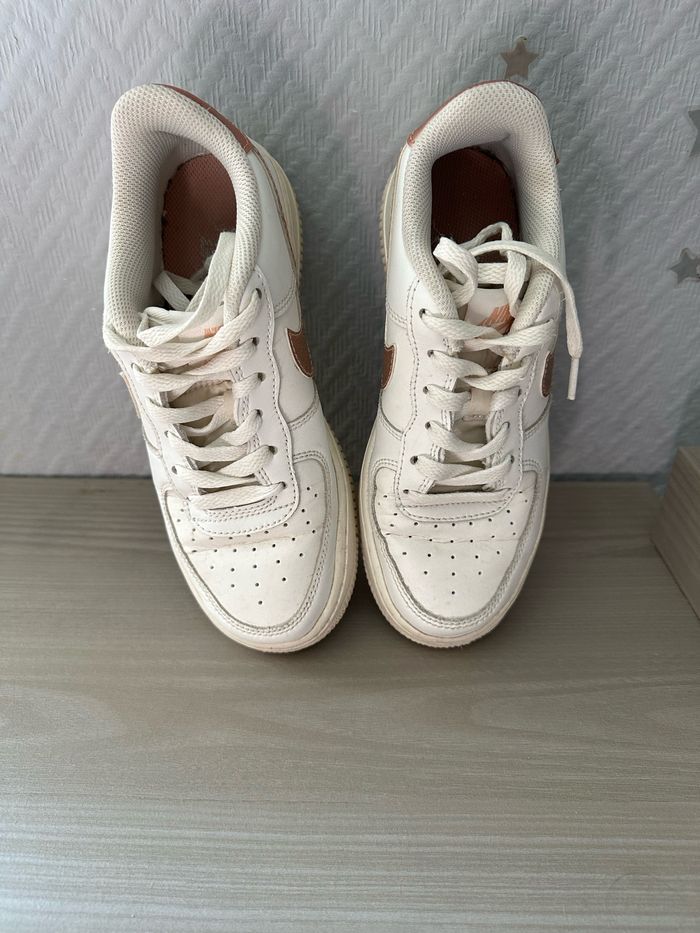 Baskets Nike Force 1 - photo numéro 2