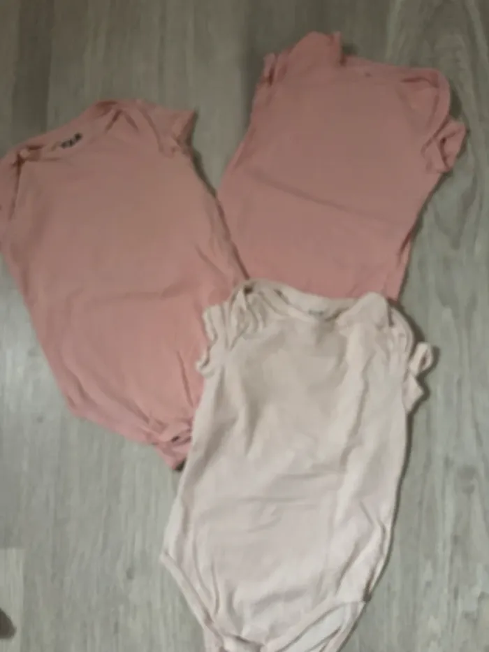 Lot bodies fille 36 mois TAO