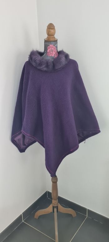 Poncho violet