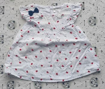Jolie robe à motif taille 9 mois