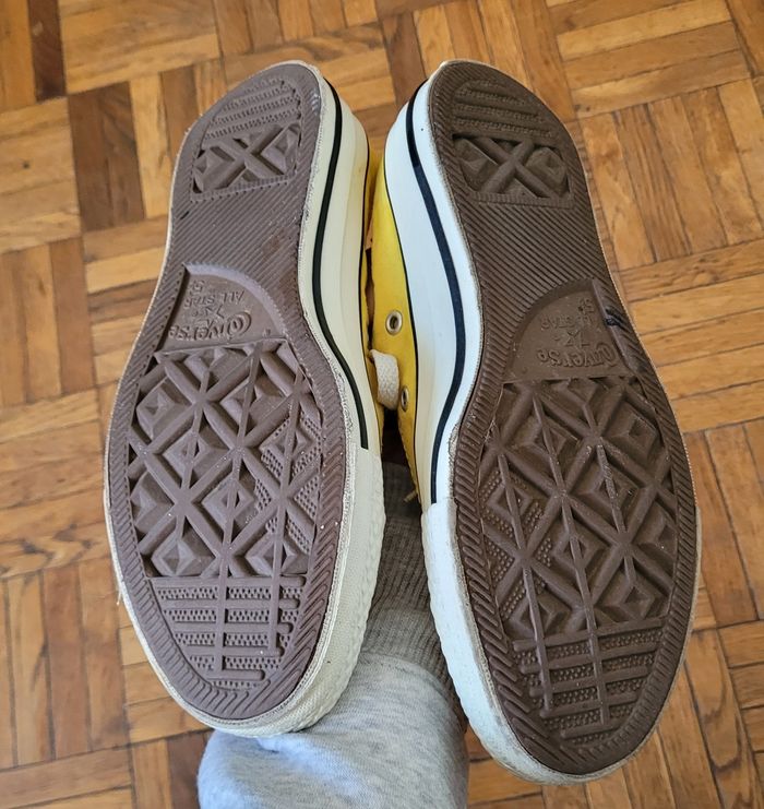 Converses jaunes basses - photo numéro 4