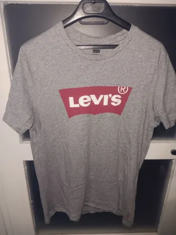 T-shirt Levi’s gris logo rouge emblématique taille S