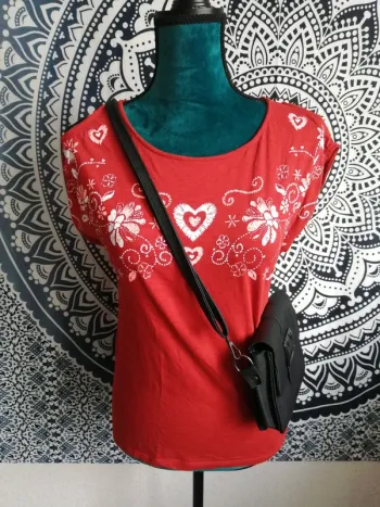 Tee-shirt rouge à épaules dénudées avec imprimés floraux / bronzini / (S)