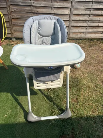 Chaise haute chicco polly 2 en 1