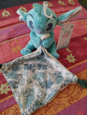 Doudou Stitch mouchoir bleu