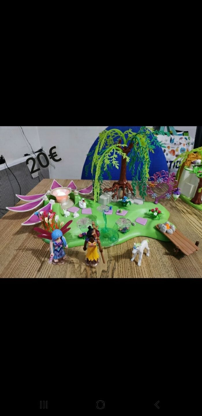Playmobil île des fées avec fontaine de pierre