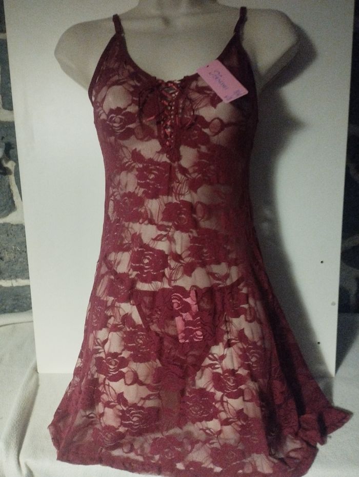 Nuisette neuve avec étiquette imitation dentelle fushia taille M ou L avec string au choix pour la taille - photo numéro 2