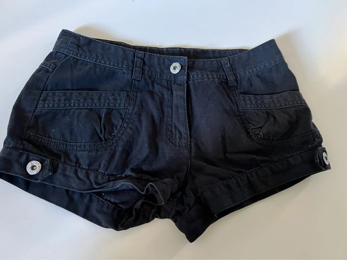 Short noir