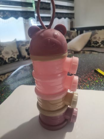 Distributeur de lait pour bebe