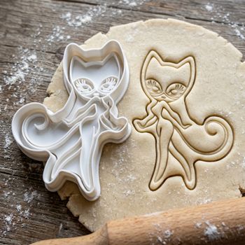 Emporte-pièce Femme Chat Masqué - Découpoir Biscuits, Sablés et Pâte à Sucre