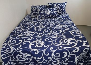 Drap de lit avec 4 taies d'oreiller