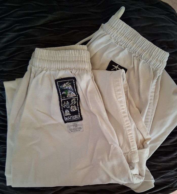 Lot pantalon kimono taille 8 ans
