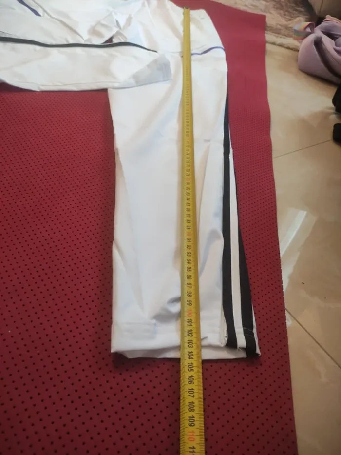 Pantalon de foot Real Madrid, Adidas Authentique Officiel taille enfant 15/16 ans, Neuf - photo numéro 17