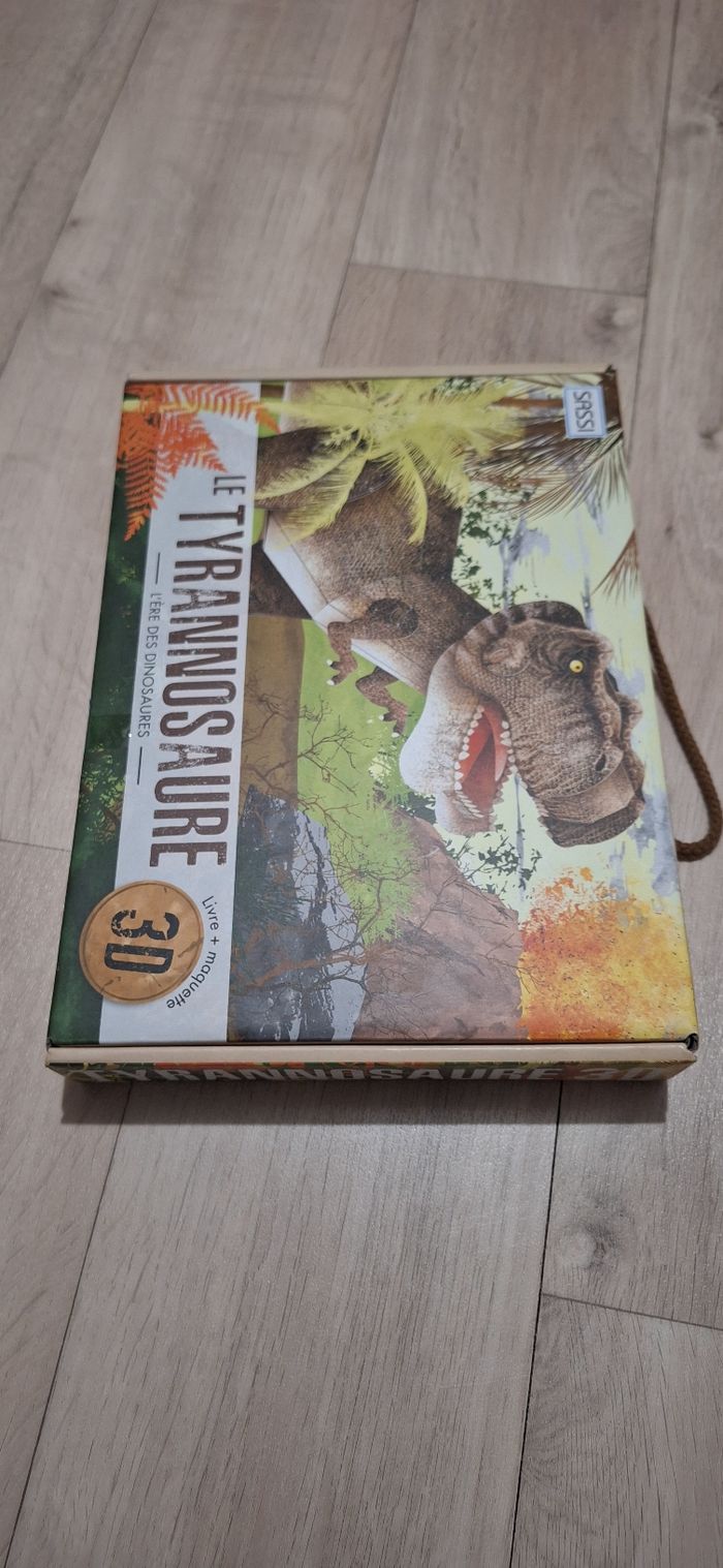 🦖 Maquette 3D + Livre – Tyrannosaure