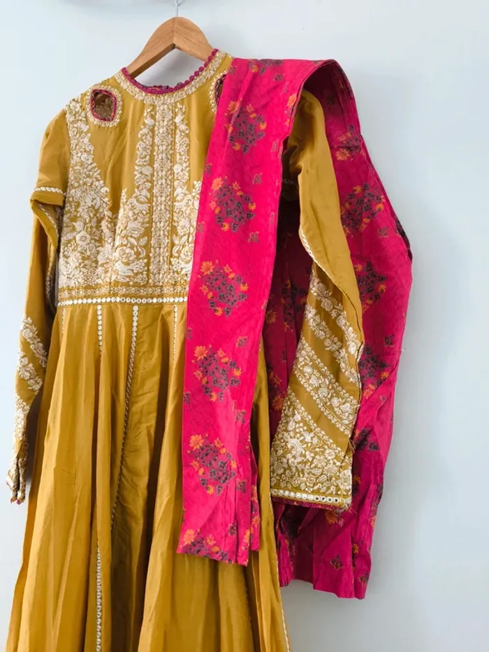 Robe de mariée pakistanaise / indienne /Bollywood taille xs neuve - photo numéro 3