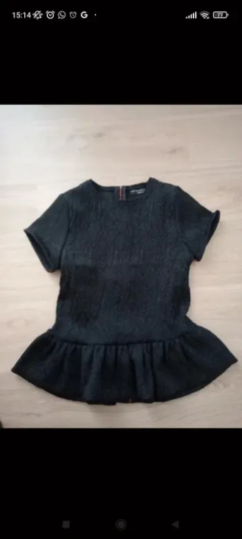 haut Zara M à volants noir élégant