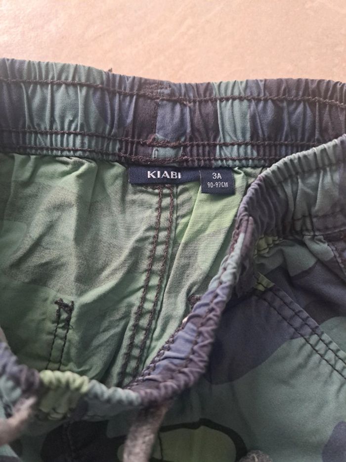 Short taille élastique style militaire 3 ans 👦 Kiabi en TBE - photo numéro 3