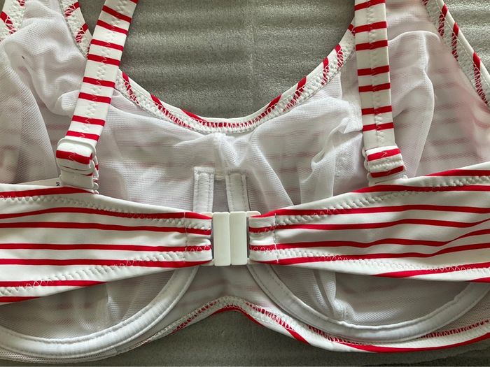 Haut maillot rouge et blanc Freya neuf - photo numéro 6