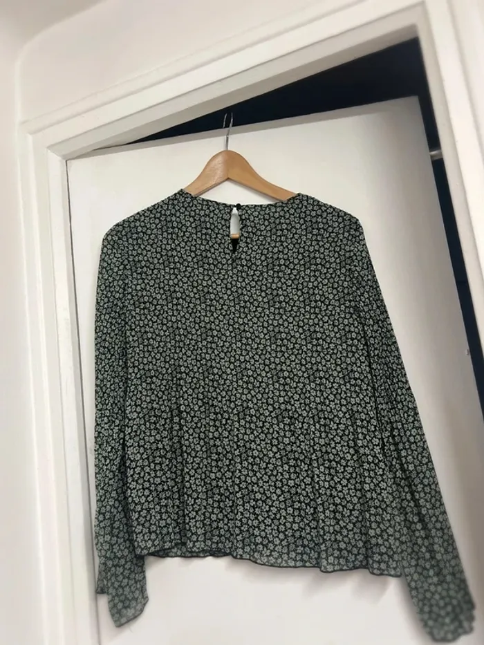 Sublime blouse fleurie - neuve - taille S - photo numéro 2