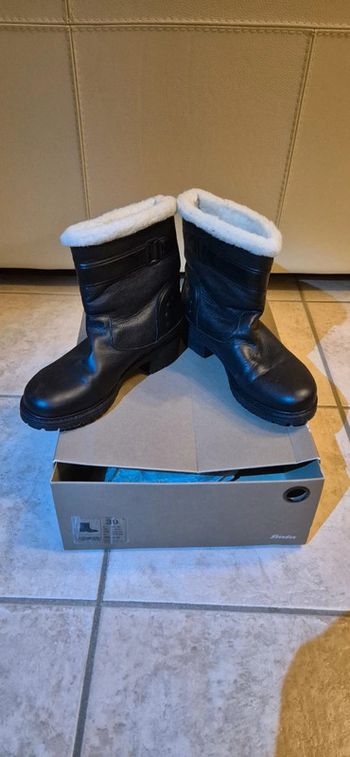 Bottines en cuir neuve