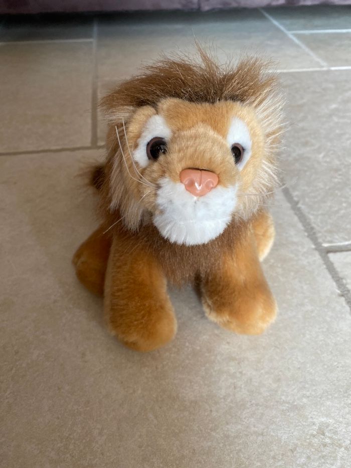 Peluche lion