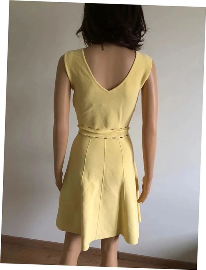 Robe jaune neuve sans manches Morgan taille L (valeur 60€) léger défaut - photo numéro 7
