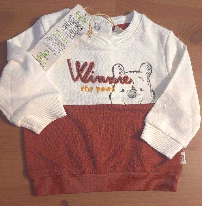 (Neufs non portés) 🏷 sweat et teeshirt ml  winnie/simba 6mois garçon 🥰😍😍 - photo numéro 2
