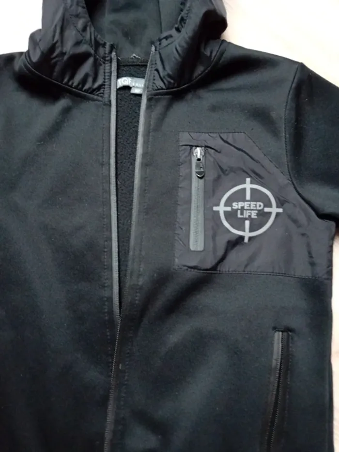 Veste noire. - photo numéro 2