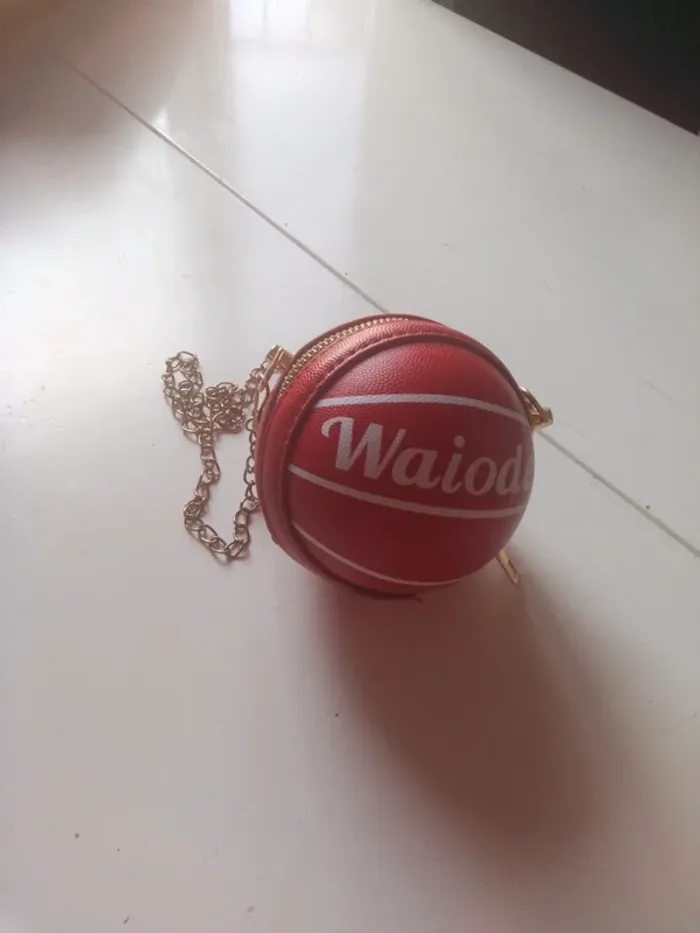Sac main forme ballon à grande chaîne dorée - photo numéro 3