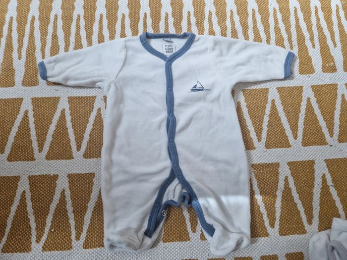 3 pyjamas kinousses et 3kilos7 - photo numéro 2