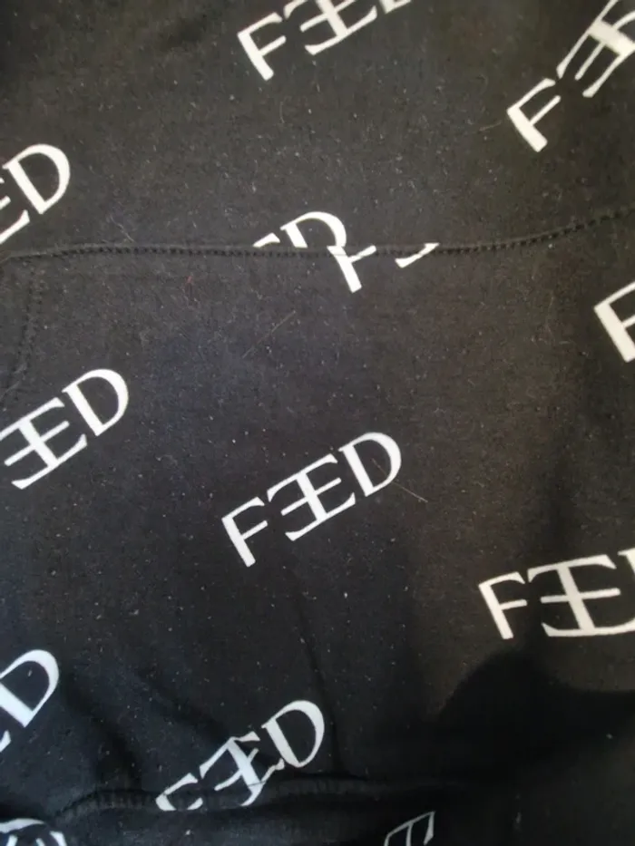 Sweat Jennyfer Feed collab Eva taille S - photo numéro 3