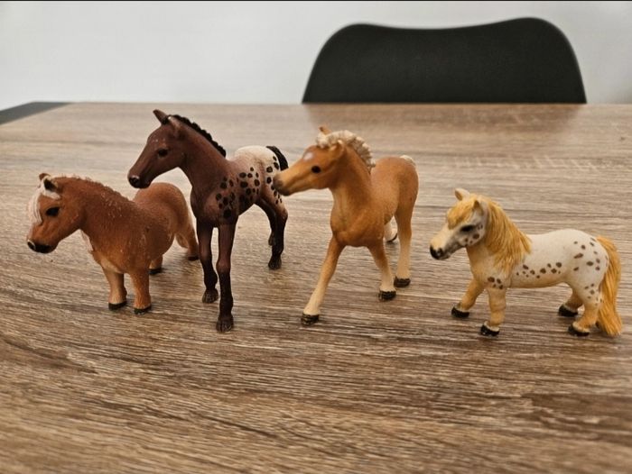 Lot 9 de 4 Chevaux Schleich