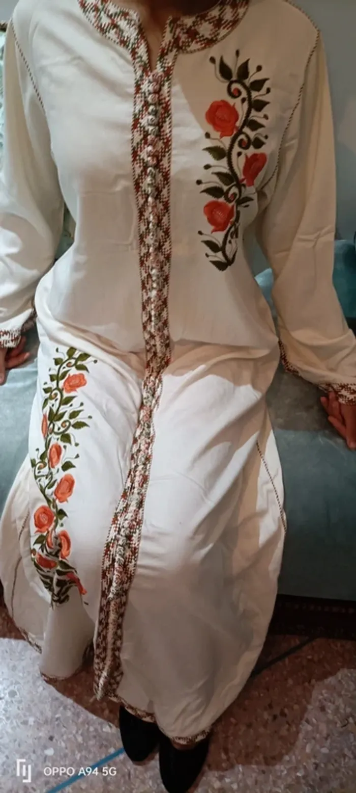 Caftan brodé - photo numéro 2