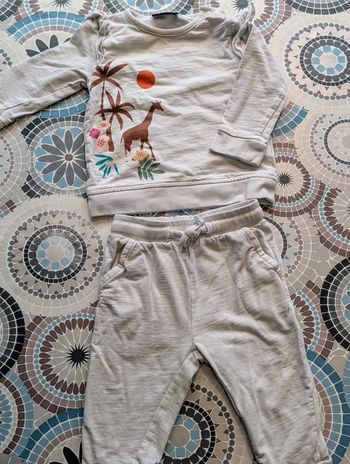Ensemble bébé fille 9 mois