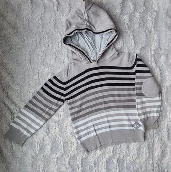 Pull a capuche 4ans