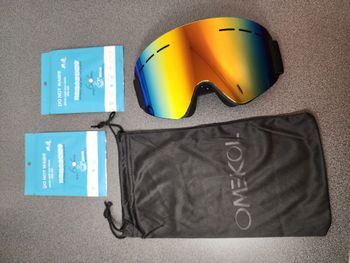 NEUF! Masque de ski OMEKOL multicolore