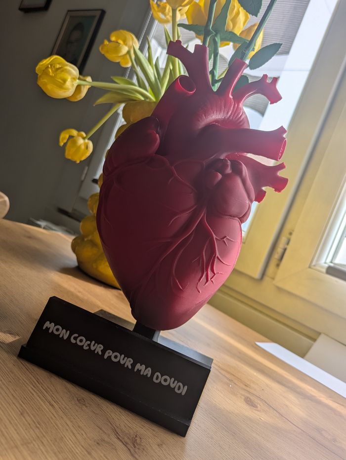 Vase Cœur Anatomique Personnalisé & Ses 3 Roses Éternelles 🌹